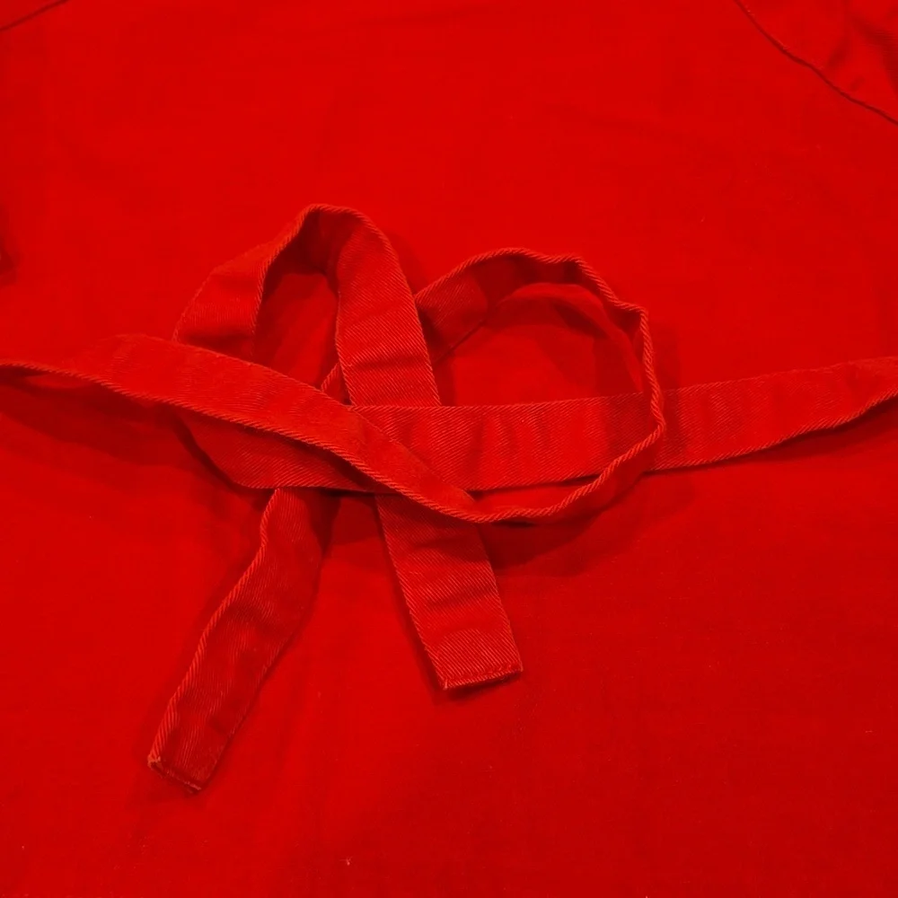 CRATE & BARREL RED APRON. UNISEX.